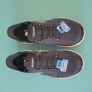 New Sketchers Slip-Ins Size 8.5